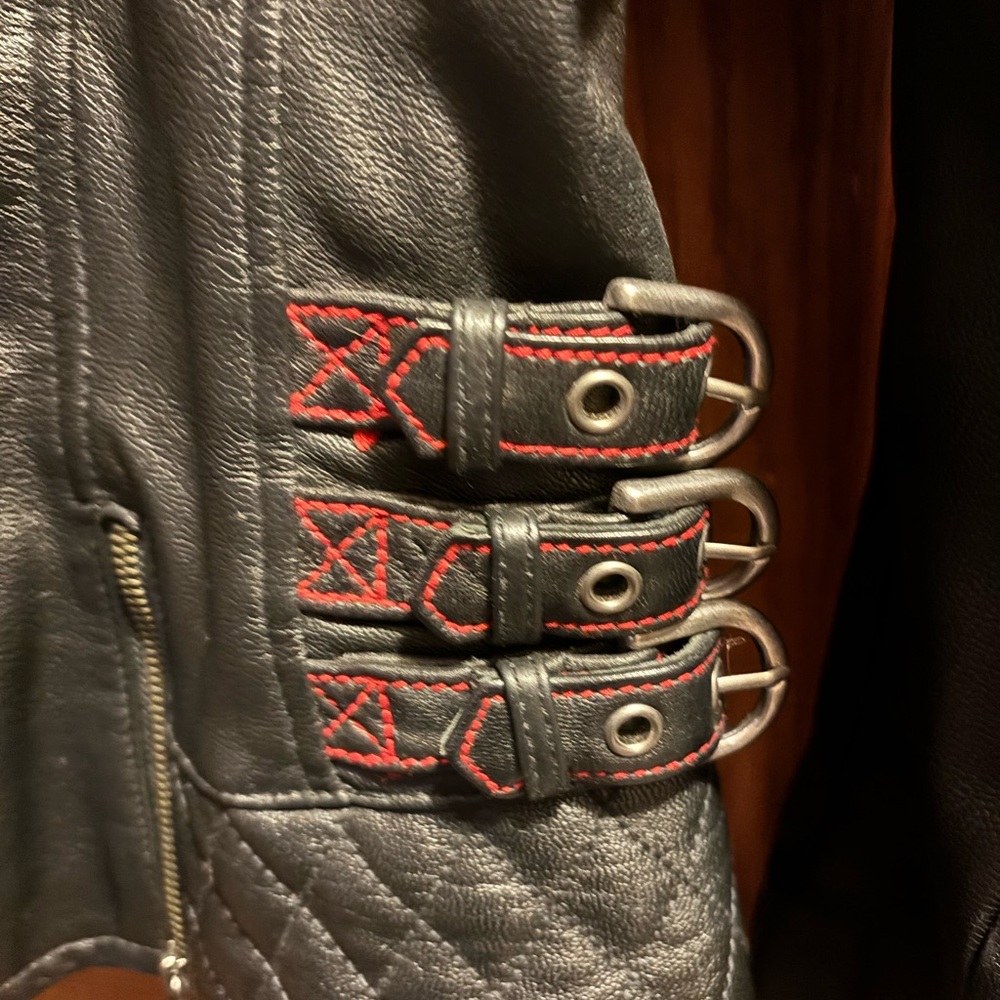 Leather jacket - Picture 4 of 5
